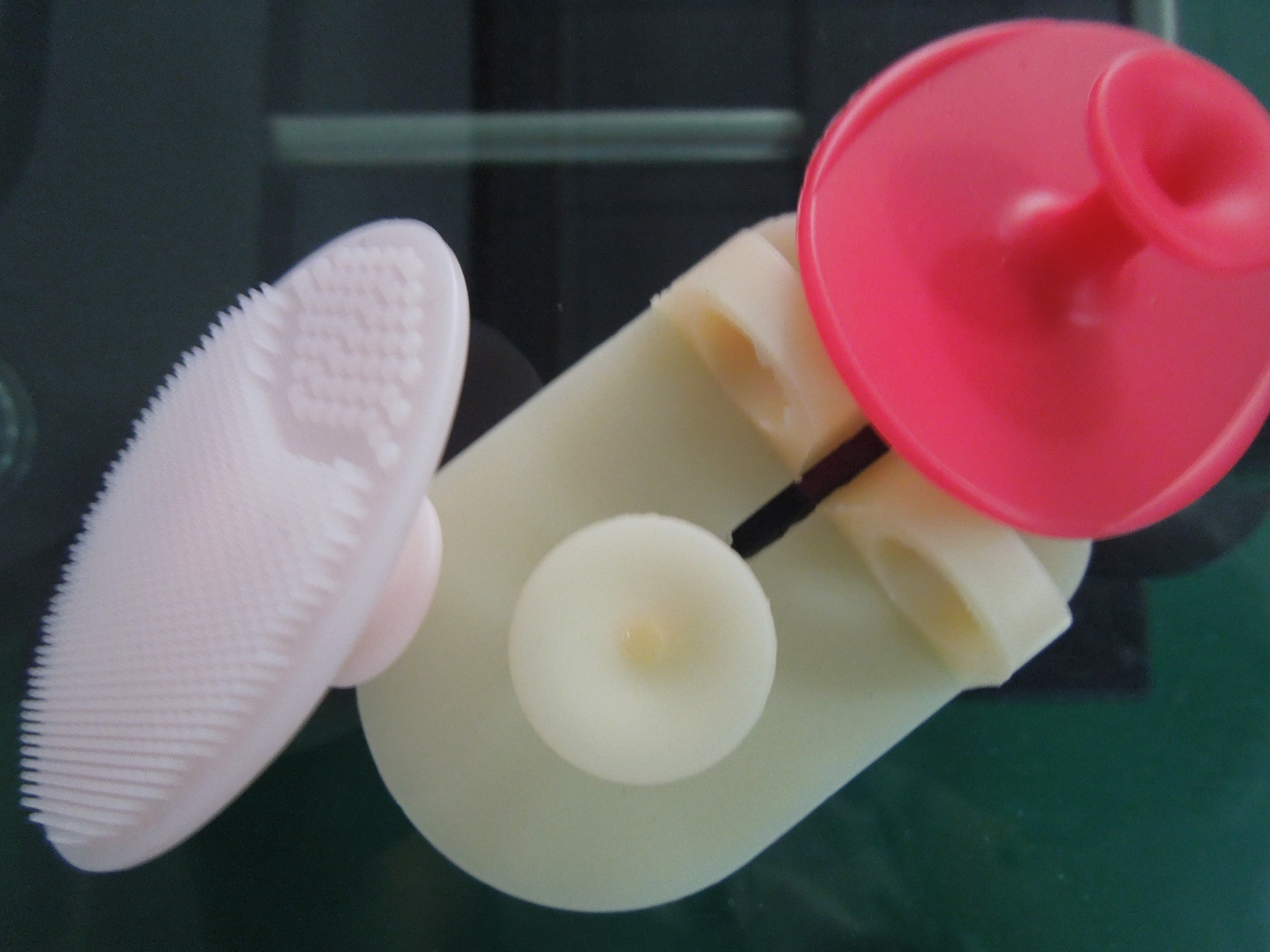 硅膠變黃了怎么變白